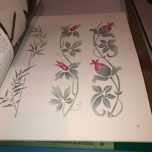 Stencilling: A Harrowsmith Guide By Sandra Buckingham - book is like new - Picture 7 of 9